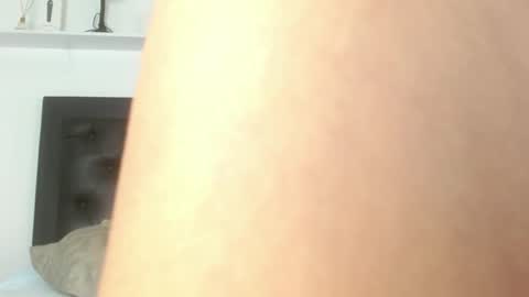 alika_jonhson_ online show from 10-04-25, 11:36