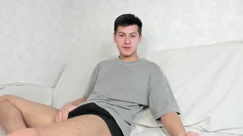 Snapshot of alikuskya chatting on 01-08-25, 02:35 Dan online show from 01-08-25, 02:35