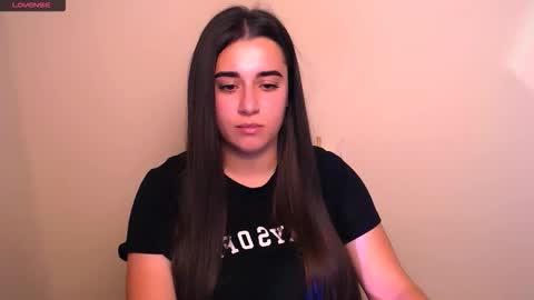 Snapshot of alinaasti_ chatting on 10-27-25, 08:40 Alina online show from 10-27-25, 08:40