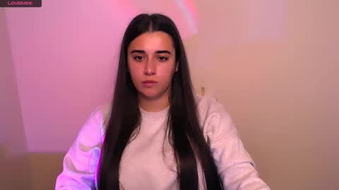 Snapshot of alinaasti_ chatting on 10-29-25, 08:38 Alina online show from 10-29-25, 08:38