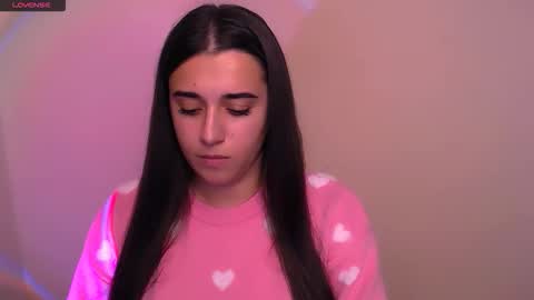 Snapshot of alinaasti_ chatting on 10-30-25, 11:22 Alina online show from 10-30-25, 11:22