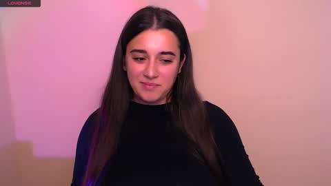 Snapshot of alinaasti_ chatting on 10-31-25, 08:26 Alina online show from 10-31-25, 08:26