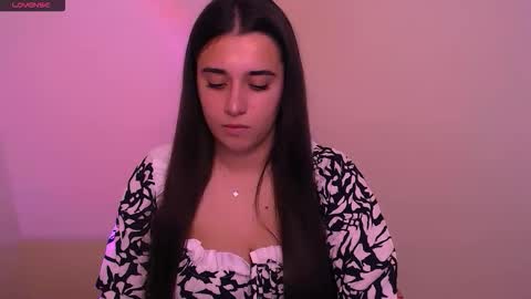 Snapshot of alinaasti_ chatting on 11-04-25, 08:46 Alina online show from 11-04-25, 08:46