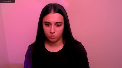 Snapshot of alinaasti_ chatting on 11-11-25, 08:47 Alina online show from 11-11-25, 08:47