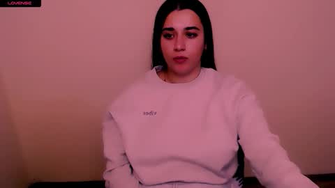 Snapshot of alinaasti_ chatting on 11-28-25, 09:56 Alina online show from 11-28-25, 09:56