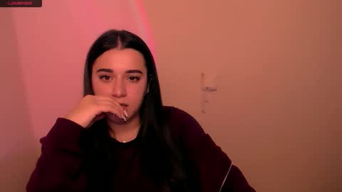 Snapshot of alinaasti_ chatting on 12-18-25, 08:20 Alina online show from 12-18-25, 08:20