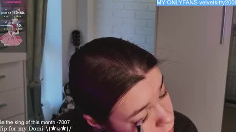 Snapshot of alinabae chatting on 02-28-25, 01:03 Alina and Ben online show from 02-28-25, 01:03