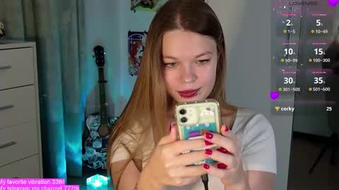 Snapshot of alinabae chatting on 09-13-25, 07:35 Alina and Ben online show from 09-13-25, 07:35