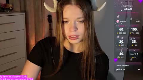 Snapshot of alinabae chatting on 09-14-25, 07:24 Alina and Ben online show from 09-14-25, 07:24