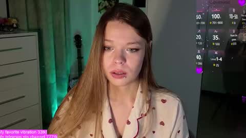 Snapshot of alinabae chatting on 09-15-25, 07:36 Alina and Ben online show from 09-15-25, 07:36