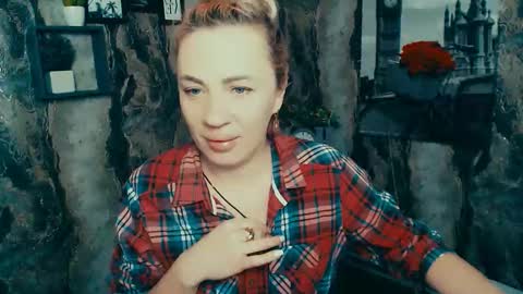 Snapshot of alinafrey_ chatting on 12-20-25, 06:53 Alina online show from 12-20-25, 06:53