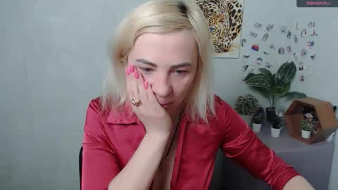 Snapshot of alinafrey_ chatting on 02-06-26, 05:45 Alina online show from 02-06-26, 05:45