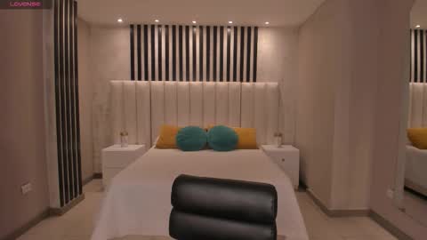 alinakravitz_ online show from 09-13-25, 11:43