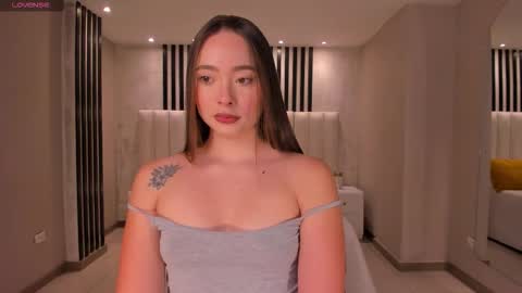 alinakravitz_ online show from 09-19-25, 11:44