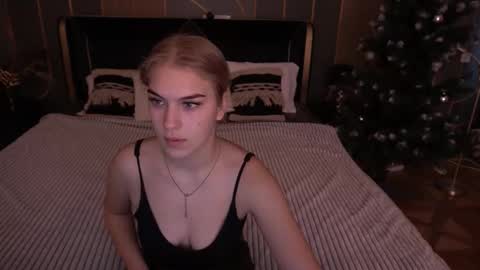 Snapshot of alinalemon chatting on 01-15-26, 08:19 Alina online show from 01-15-26, 08:19