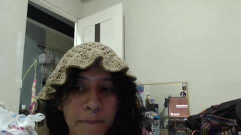 Snapshot of alinawoolf_ chatting on 05-25-26, 02:06 Ali online show from 05-25-26, 02:06