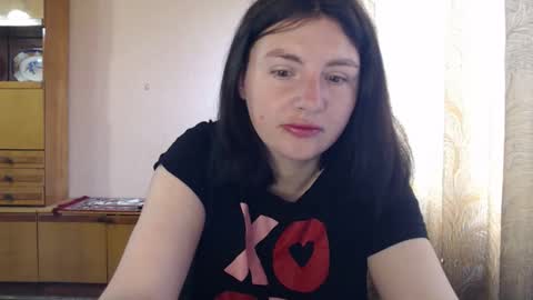 Snapshot of alinaxjames chatting on 04-25-26, 07:00 AlinaxJames online show from 04-25-26, 07:00