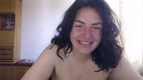 Snapshot of alinaxjames chatting on 07-14-26, 08:52 AlinaxJames online show from 07-14-26, 08:52
