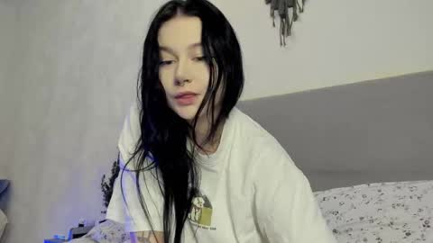 Snapshot of alinegreeeen chatting on 01-15-26, 07:35 Aline Greeeen online show from 01-15-26, 07:35