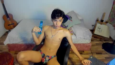 Snapshot of aliotttwink chatting on 01-18-26, 03:21 AliotTwink online show from 01-18-26, 03:21