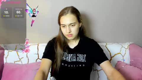 Snapshot of alisa__kelly chatting on 09-16-25, 01:17 alisa__kelly online show from 09-16-25, 01:17