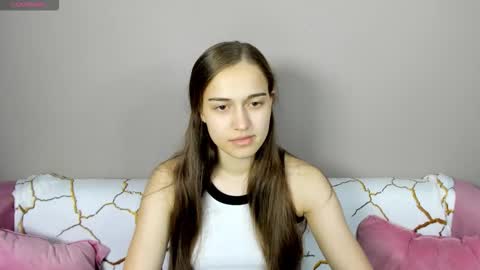 Snapshot of alisa__kelly chatting on 09-28-25, 01:00 alisa__kelly online show from 09-28-25, 01:00