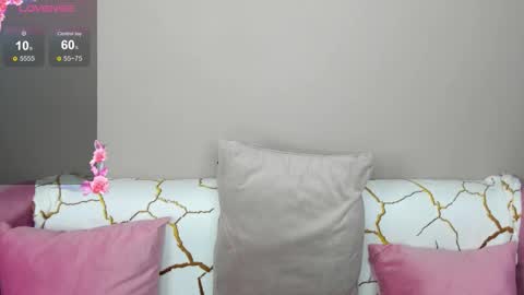 Snapshot of alisa__kelly chatting on 10-08-25, 01:58 alisa__kelly online show from 10-08-25, 01:58