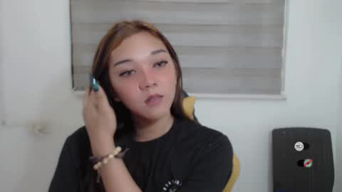 Shanti xhey online show from 01-30-25, 01:33