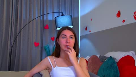 Snapshot of alisaalarie chatting on 06-05-26, 07:03 Alisa online show from 06-05-26, 07:03