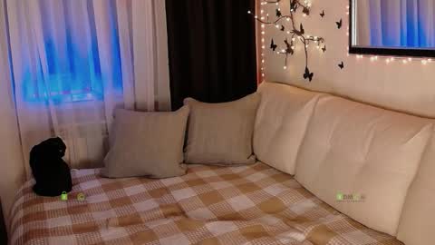 Snapshot of alisabo chatting on 02-28-26, 02:01 Alice online show from 02-28-26, 02:01