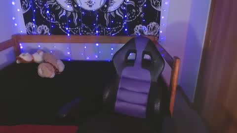 Snapshot of alisha17love chatting on 11-16-25, 01:39 alisha17love online show from 11-16-25, 01:39