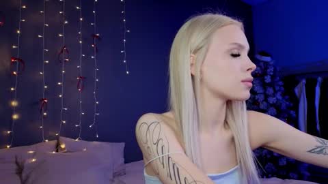 Snapshot of alishaaneta chatting on 02-13-26, 12:01 Alisha online show from 02-13-26, 12:01