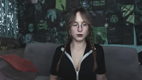 alishakelly online show from 11-21-25, 06:01