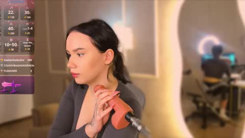 Snapshot of alisia_mars chatting on 03-05-25, 08:43 Alisia online show from 03-05-25, 08:43