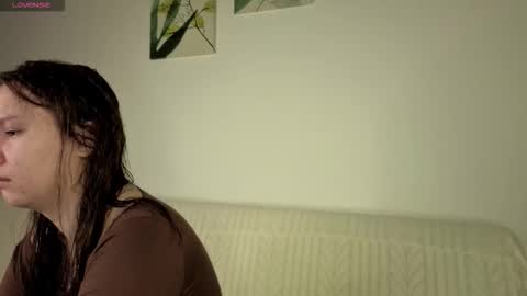 Snapshot of alisia_mars chatting on 10-26-25, 05:02 Alisia online show from 10-26-25, 05:02