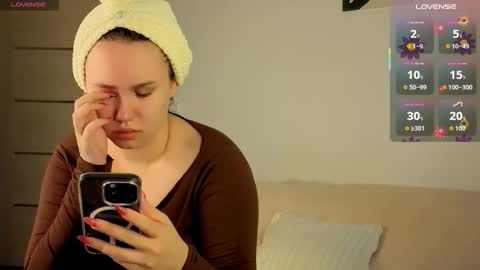 Snapshot of alisia_mars chatting on 10-30-25, 08:05 Alisia online show from 10-30-25, 08:05