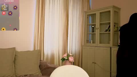 Snapshot of alisia_mars chatting on 11-26-25, 08:04 Alisia online show from 11-26-25, 08:04