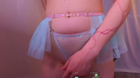 Alisia online show from 12-16-24, 01:22