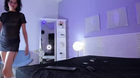 Snapshot of alison_val chatting on 11-24-25, 08:08 Alison online show from 11-24-25, 08:08