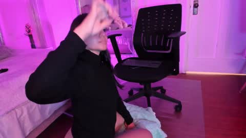 Alison Fishert online show from 01-21-25, 02:59