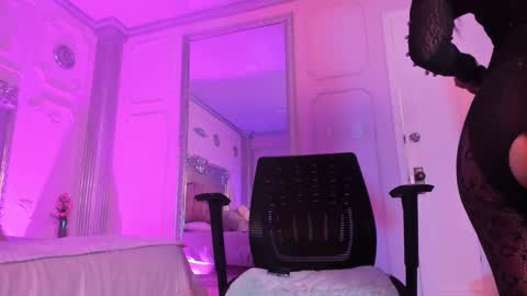 Alison Fishert online show from 01-31-25, 06:03