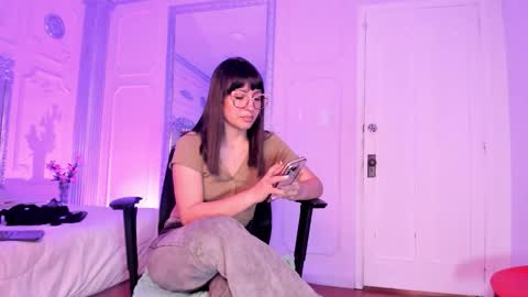 Alison Fishert online show from 11-01-25, 04:31