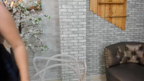 alisonn_doll online show from 12-15-25, 01:04