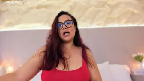 Snapshot of alisonroos chatting on 04-14-26, 03:23 Alison online show from 04-14-26, 03:23