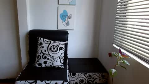 Snapshot of alisonturbay chatting on 05-15-26, 01:40 Alisonturbay online show from 05-15-26, 01:40