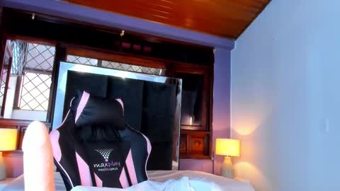 Snapshot of alissa__petite chatting on 10-11-25, 11:31 Aissa online show from 10-11-25, 11:31