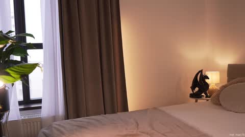 Alissa online show from 09-19-25, 02:40