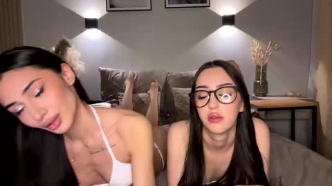 Snapshot of alissadreams chatting on 01-11-26, 06:13 Alissa online show from 01-11-26, 06:13