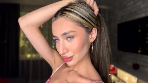 Snapshot of alissadreams chatting on 02-08-26, 06:00 Alissa online show from 02-08-26, 06:00