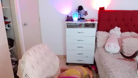 alissesallie_ online show from 11-28-25, 12:08